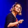Elodie Poux dans Le syndrome du playmobil - 