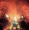 14 Juillet 2019 : Feu d'Artifice de la Tour Eiffel à Paris sur un bateau navigant - 