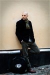 Robert Mehmet Ikiz invite China Moses - 