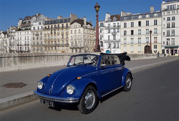 Visite guidée : Balade guidée dans Paris en Coccinelle décapotable