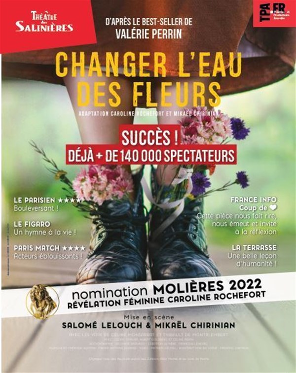 Changer l'eau des fleurs