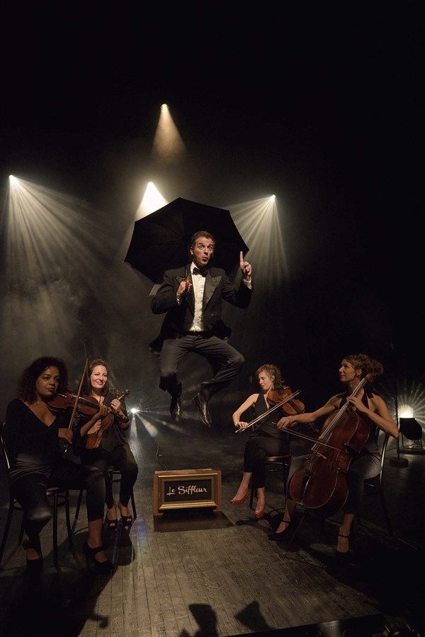 Le siffleur et son quatuor à cordes