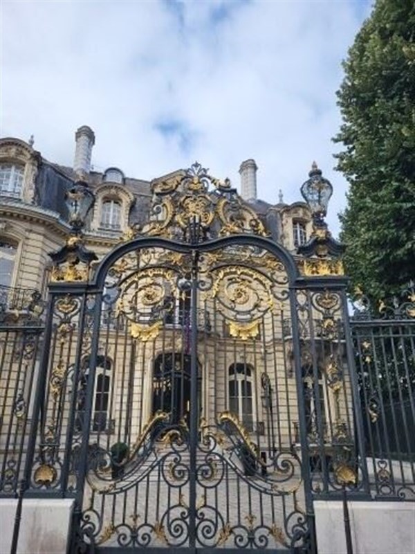 Les Champs Elysées : la plus belle avenue du monde, ses secrets, ses mystères, ses curiosités