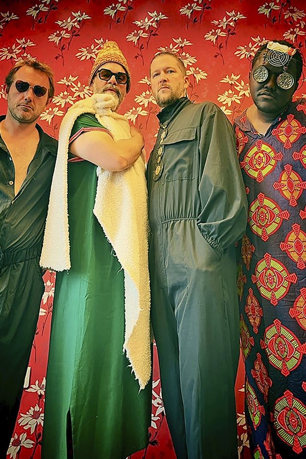 Lova Lova : Guembri Superstar