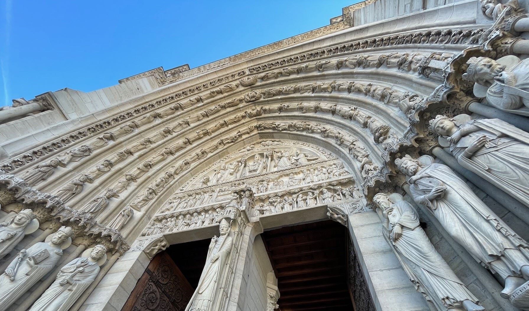 Visite guidée : Notre-Dame de Paris son intérieur restauré