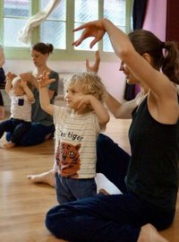 Atelier en duo parent-enfant : Histoires & comptines signées - Soon