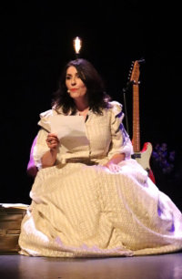 La grande Sophie dans Tous les jours Suzanne - Théâtre Coluche