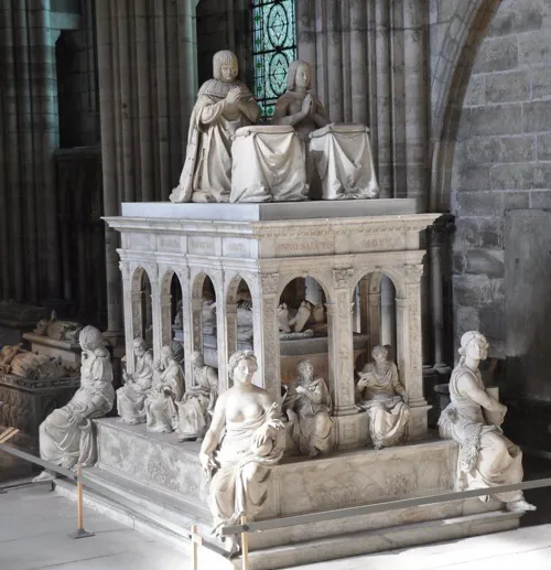 Photo 1 de Visite guidée : La basilique-cathédrale de Saint-Denis, 2000 ans d'histoire, de symboles et d'art | par Michel Lhéritier