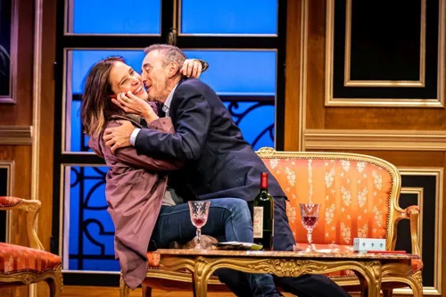 Photo 9 de Suite Royale | avec Elie Semoun et Julie de Bona