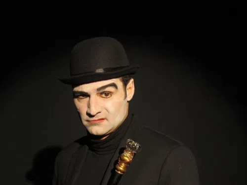 ZE DETECTIVE