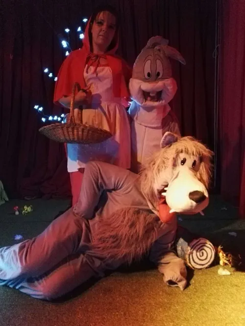 Photo 2 de Les nouvelles aventures du petit chaperon rouge