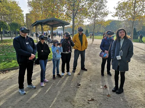 Photo 2 de Visite guidée insolite : l'Epopée de la Tour Eiffel en réalité virtuelle