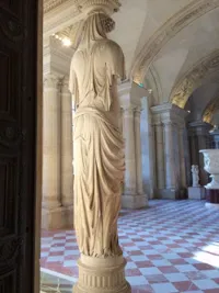 Visite guidée privée du Louvre | Histoire du palais et chefs d'oeuvres par Emilie Robaldo - 