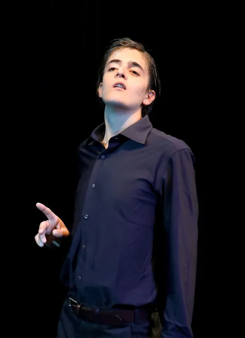 Photo 1 de Gabriel Donzelli dans C'est bientôt fini
