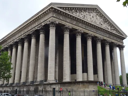 Affiche de Visite guidée : L'Eglise de la Madeleine et son quartier | par Loetitia Mathou