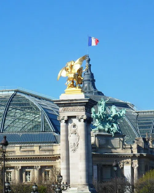 Affiche de Jeu de piste en autonomie : un oubli près des Champs Elysées