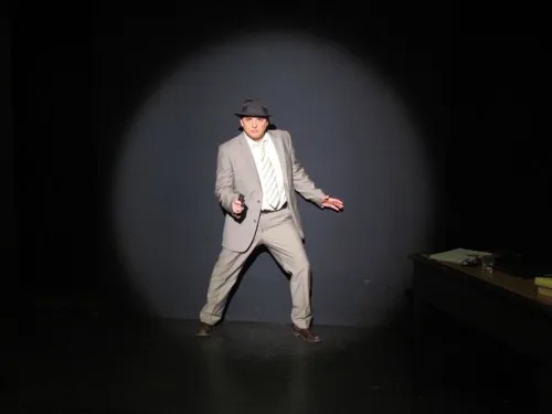 ZE DETECTIVE