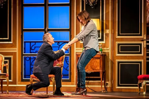 Photo 8 de Suite Royale | avec Elie Semoun et Julie de Bona