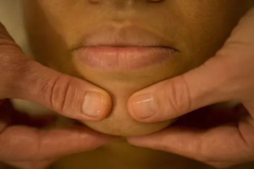 Photo 2 de Atelier massage : le visage et la tête