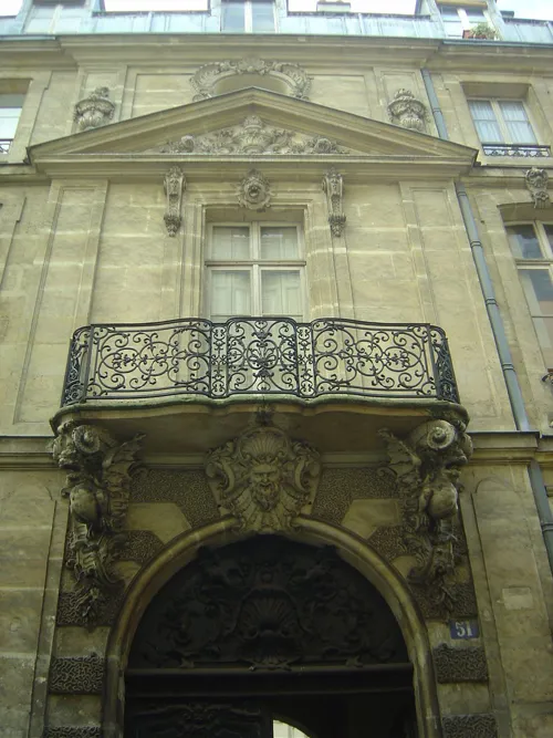 Photo 3 de Visite guidée : Charmante Ile Saint Louis Promenade Romantique | par Ludivine Rodon