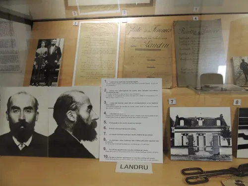 Affiche de Visite guidée : Le Musée de la Préfecture de Police | par Mathou Loetitia