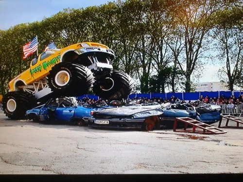 Photo 1 de Les Cascadeurs Monster Show | - Sollies Ville