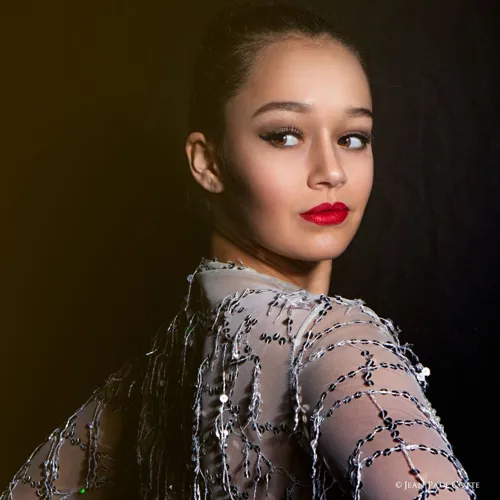  Issue des filières d'excellence française Marie-Estelle va vous envoûter