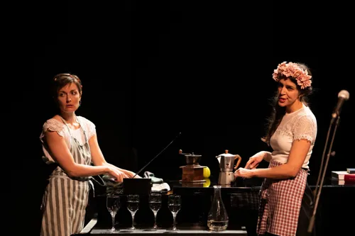 Photo 2 de Nawel Dombrowsky | Les Femmes à la cuisine