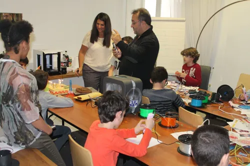 Photo 2 de Anniversaire avec création de cadeaux numériques en impression 3D tout en s'amusant !