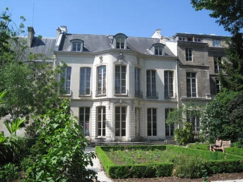 Photo 3 de Visite guidée : Les jardins du marais, hôtels classés et ruelles secrètes | Par Artémise