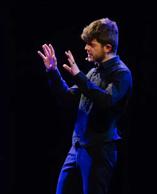 Photo 3 de Julien Ammar dans Histoires extraordinaires