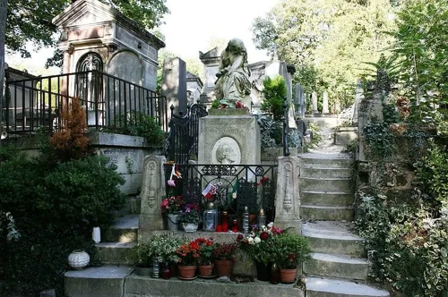 Affiche de Visite Guidée : Balade culturelle au Père-Lachaise | par Mégane Vangic
