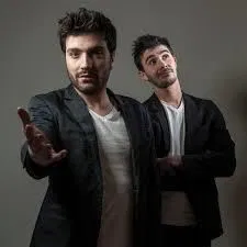 Photo 1 de Peter et Greg dans p'tits cons