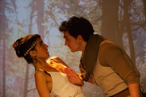 Photo 1 de Aurore : La Belle au Bois ne s'endort pas