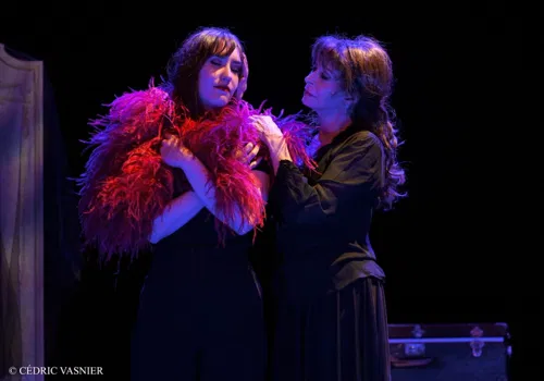 Béatrice Agenin et Émilie Bouchereau dans Notre Petit Cabaret