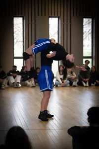 Yes, we fight ! & Levitation - 