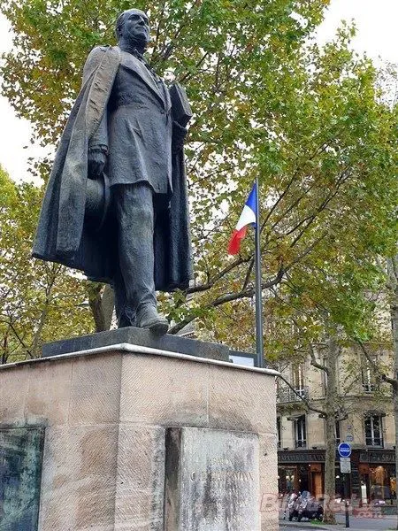 Photo 3 de Guided tour : Rothschild, Pereire, Camondo : Jewish bankers and art collector during the Second Empire (Paris 8) I by Cultures-J