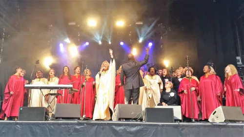 LE GOSPEL DANS LA MAGNIFIQUE CATHEDRALE DE NOYON