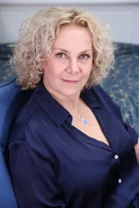 Karine Lyachenko dans Entrez dans la transe, riez sous hypnose - 