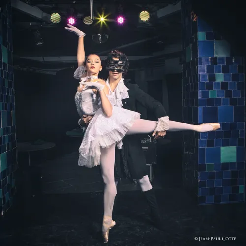 Duo classique à la chanson populaire, le cabaret c'est le mélange des ARTS au service de la BEAUTE