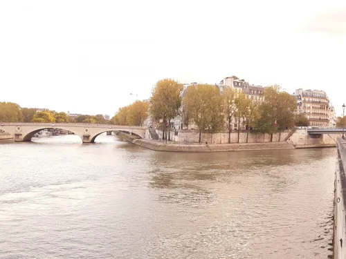Photo 2 de Jeu de piste en autonomie : L´île Saint Louis | par Balade-toi