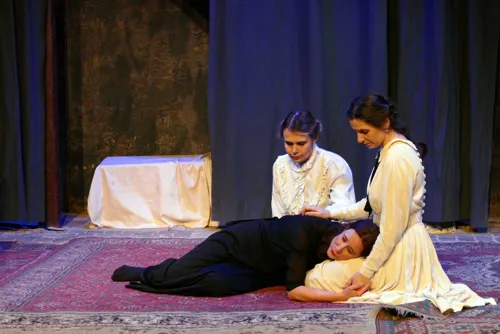 Les Trois Soeurs - Théâtre IKN