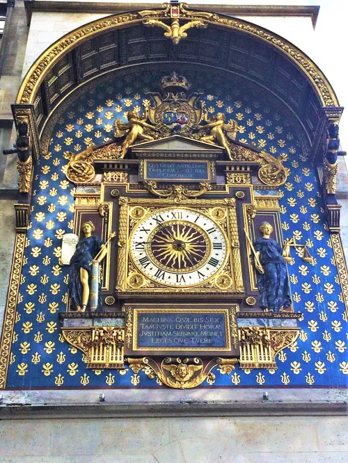 Photo 2 de Visite-jeu de piste en famille : Paris au Moyen-Age
