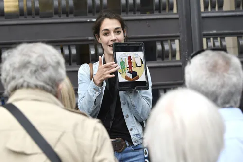 Photo 1 de Visite guidée : La Tour Eiffel fait son cinéma