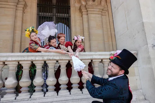 Les Potins de Paris, visites guidées insolites de Paris pour particuliers ou team buildings