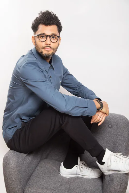 Photo 3 de Tony Saint Laurent dans Inclassable