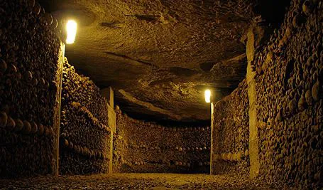 Affiche de Visite guidée : Les Catacombes de Paris, visite pour les jeunes | par Loetitia Mathou