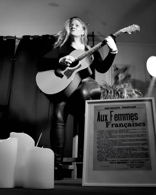 Photo 4 de Des femmes debout