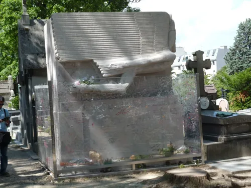 Photo 1 de Visite guidée: Cimetière du Père Lachaise | par Danielle Malka