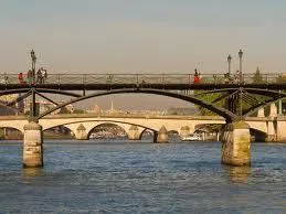Photo 2 de Visite guidée : Ponts et berges de la Seine | Par Mo Patrimoine Culturel